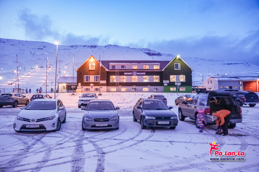 ลานจอดรถ