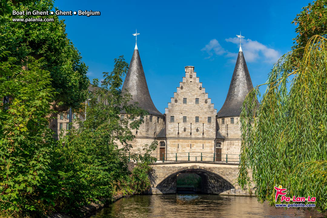 Boat in Ghent