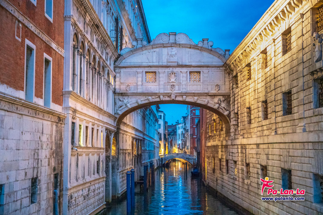 สะพานบริดจ์ออฟไซส์ เมืองเวนิส ประเทศอิตาลี