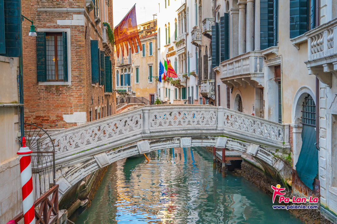 สะพานบริดจ์ออฟไซส์ เมืองเวนิส ประเทศอิตาลี