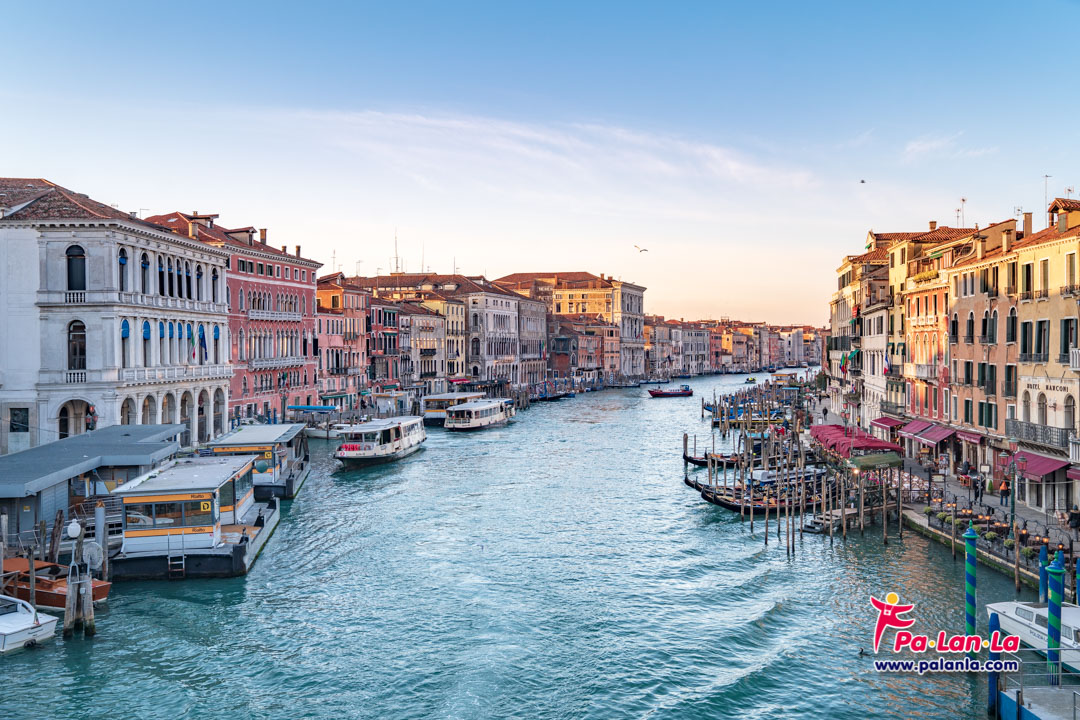คลองแกรนด์คาแนล เมืองเวนิส ประเทศอิตาลี