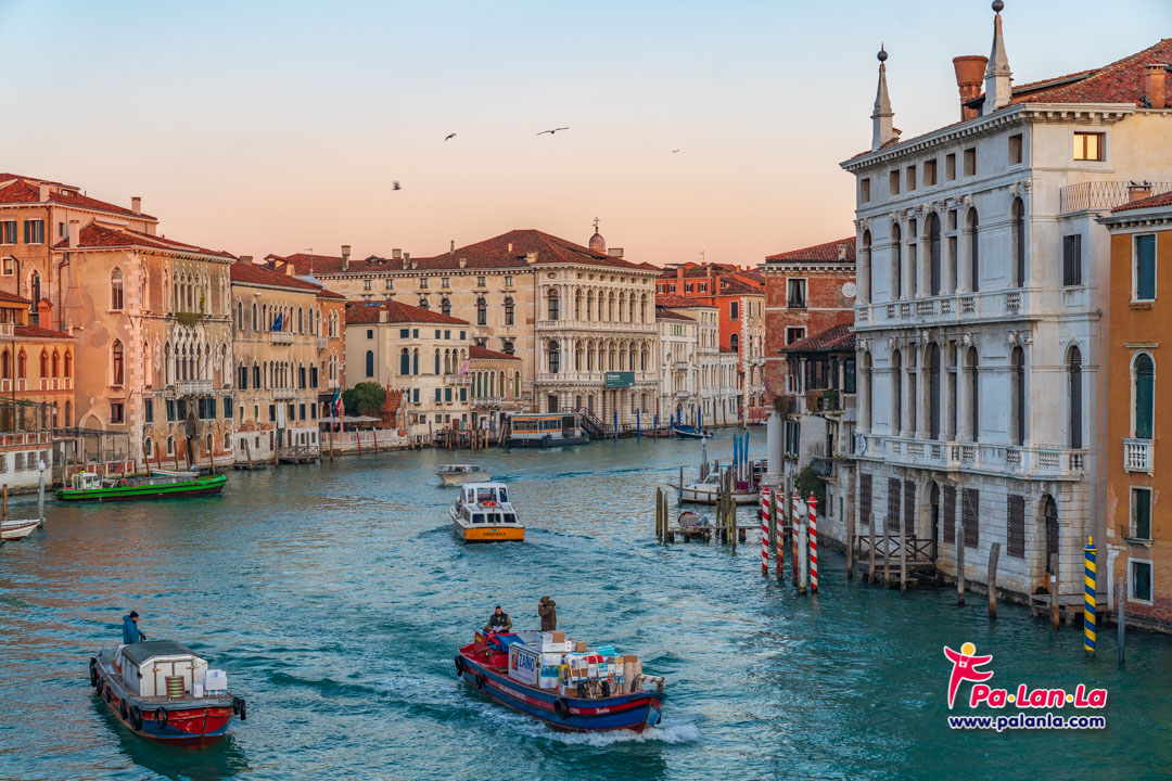 คลองแกรนด์คาแนล เมืองเวนิส ประเทศอิตาลี