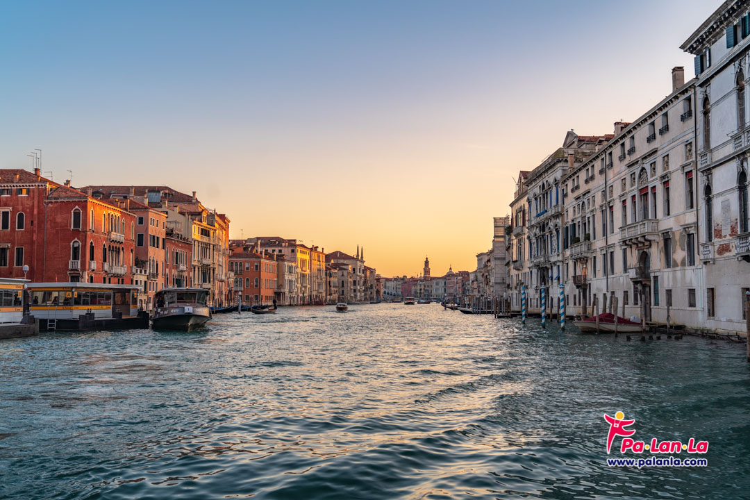 คลองแกรนด์คาแนล เมืองเวนิส ประเทศอิตาลี