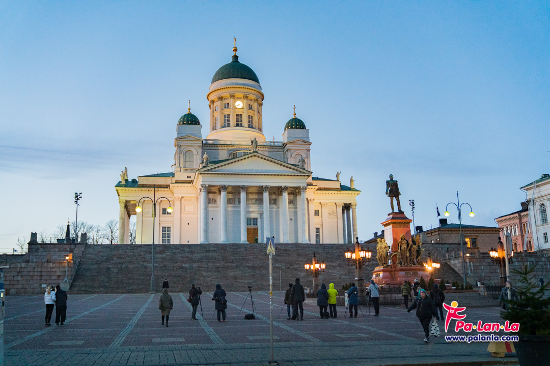 จัตุรัสเซเนท เมืองเฮลซิงกิ ประเทศฟินแลนด์