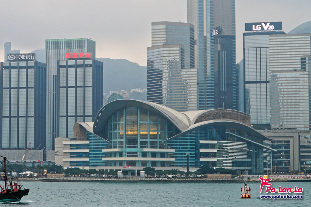 อาคารศูนย์การประชุมและการแสดงสินค้า