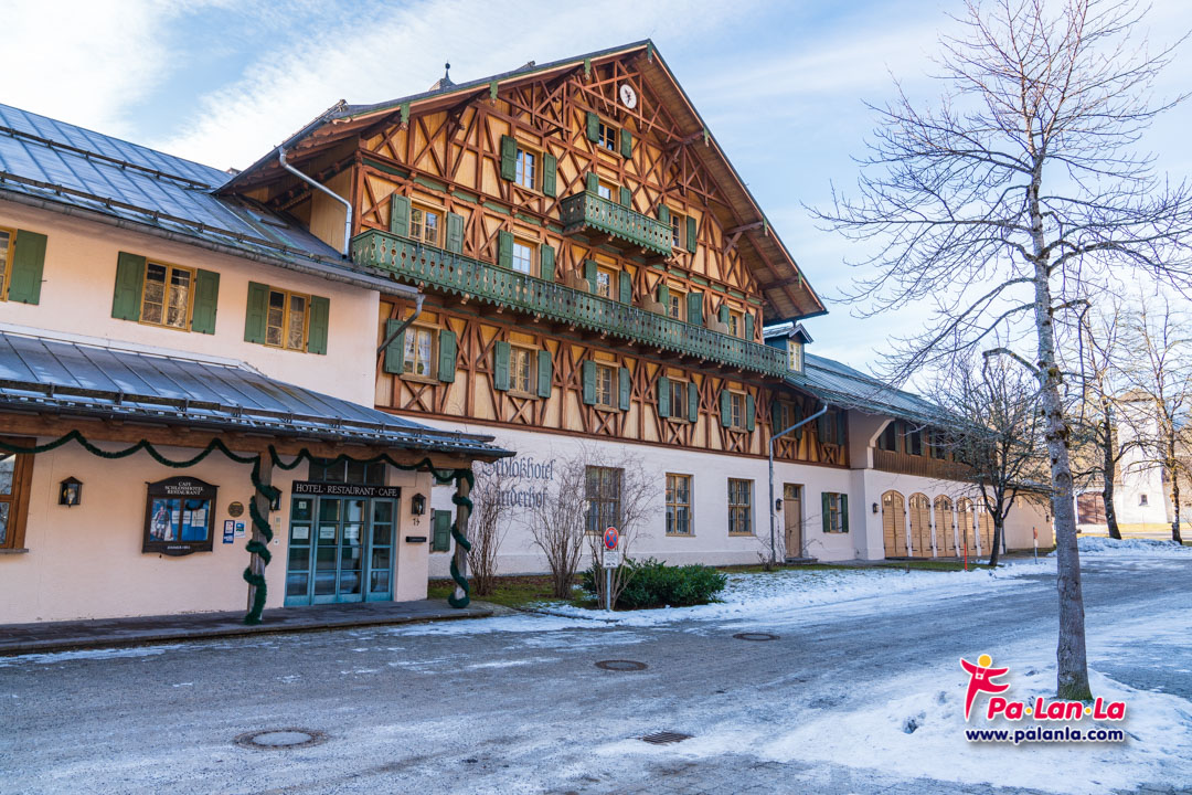 พระราชวังลินเดอร์ฮอฟและสวนลินเดอร์ฮอฟ เมืองมิวนิค ประเทศเยอรมนี