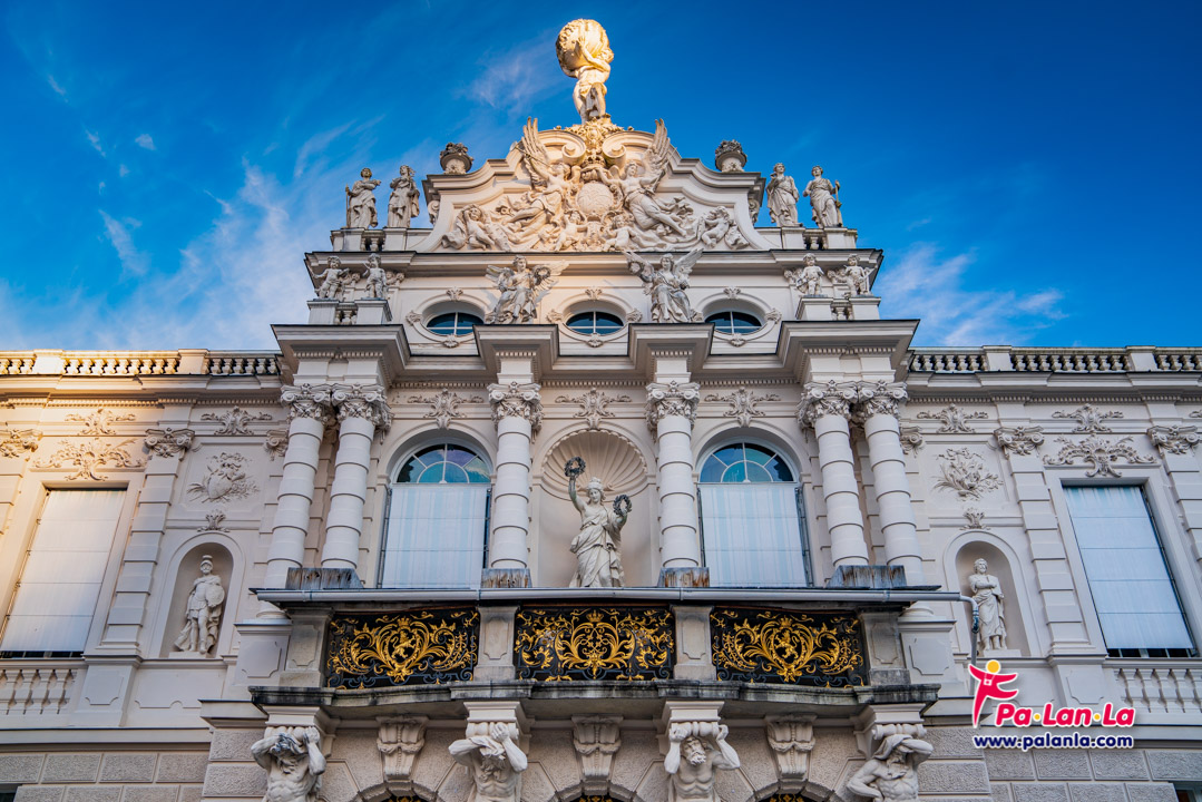 พระราชวังลินเดอร์ฮอฟและสวนลินเดอร์ฮอฟ เมืองมิวนิค ประเทศเยอรมนี