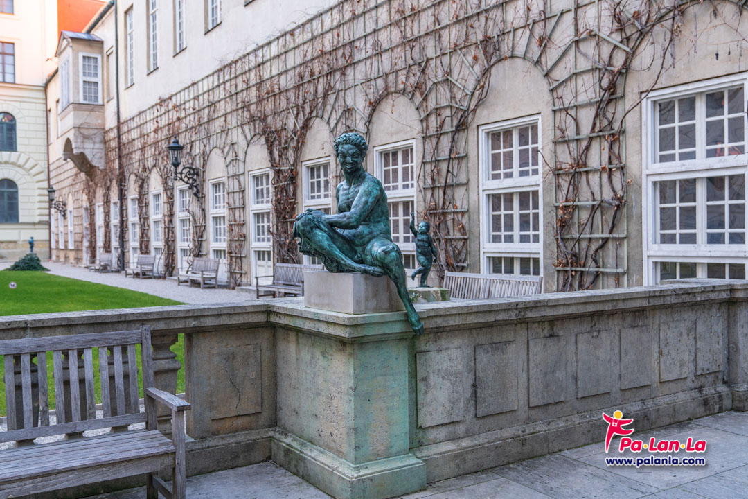 พระราชวังมิวนิคเรสซิเดนซ์ เมืองมิวนิค ประเทศเยอรมนี