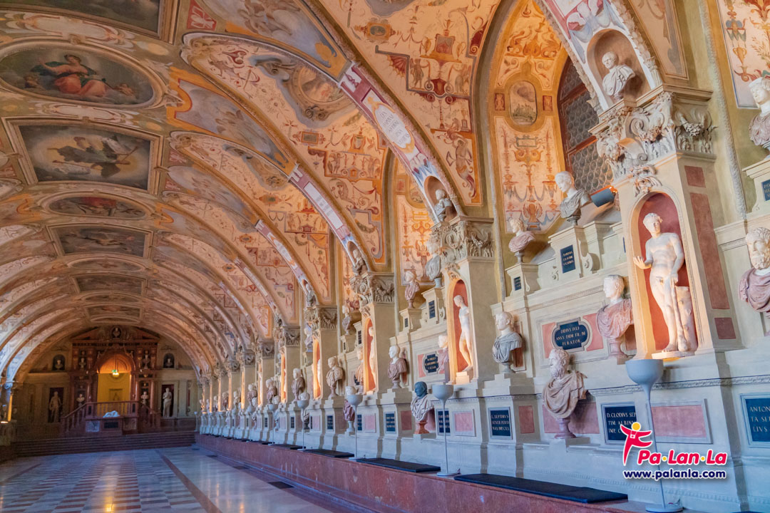 พระราชวังมิวนิคเรสซิเดนซ์ เมืองมิวนิค ประเทศเยอรมนี