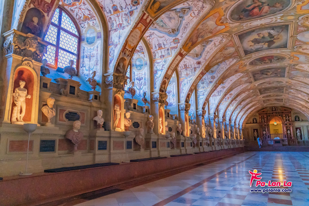 พระราชวังมิวนิคเรสซิเดนซ์ เมืองมิวนิค ประเทศเยอรมนี