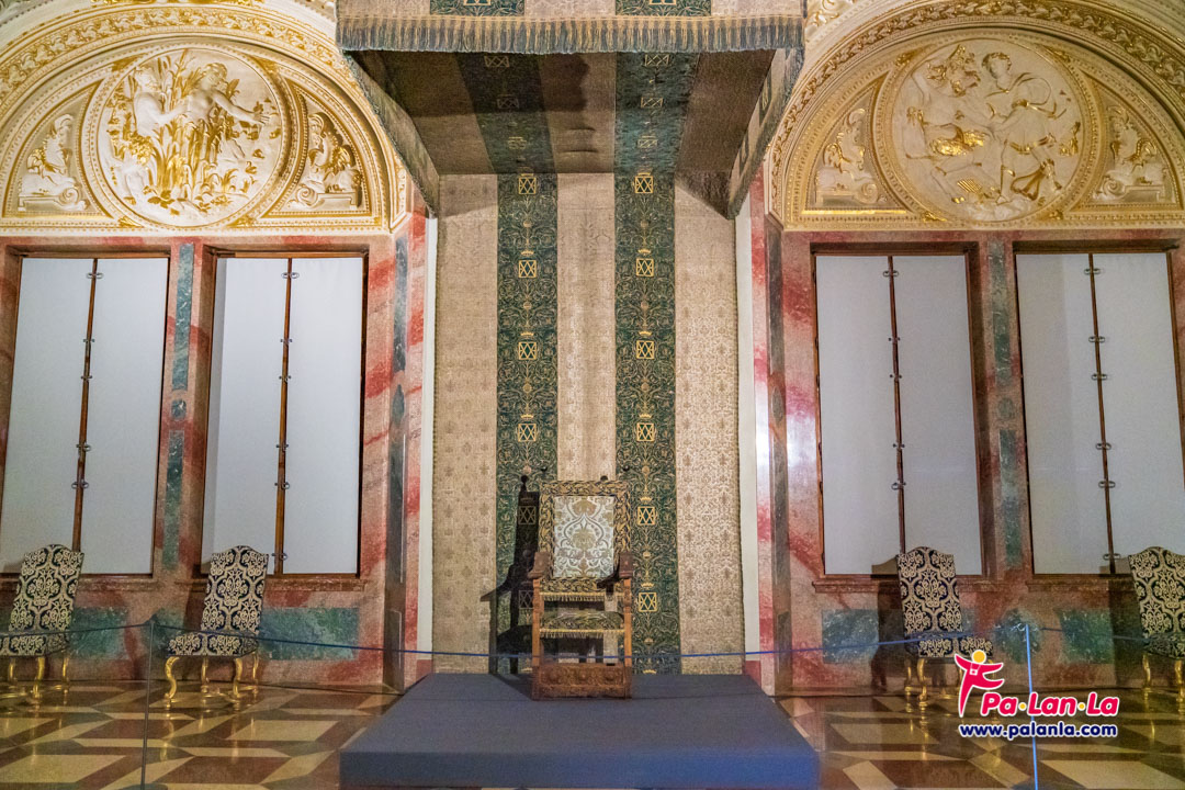 พระราชวังมิวนิคเรสซิเดนซ์ เมืองมิวนิค ประเทศเยอรมนี