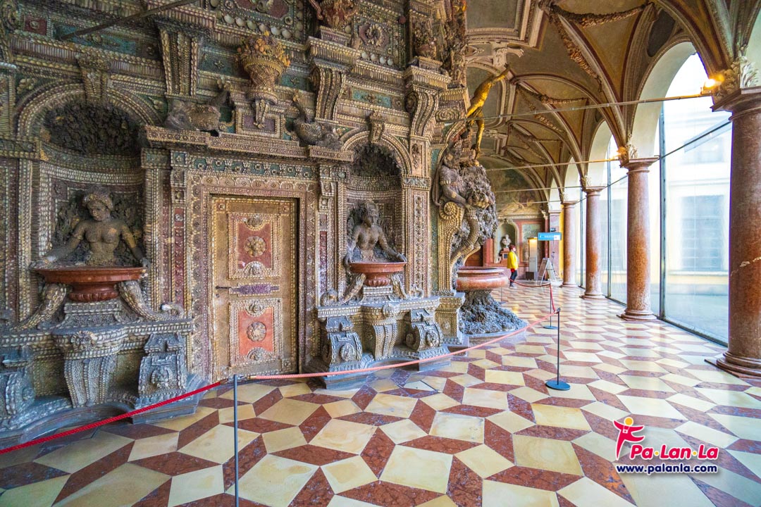 พระราชวังมิวนิคเรสซิเดนซ์ เมืองมิวนิค ประเทศเยอรมนี