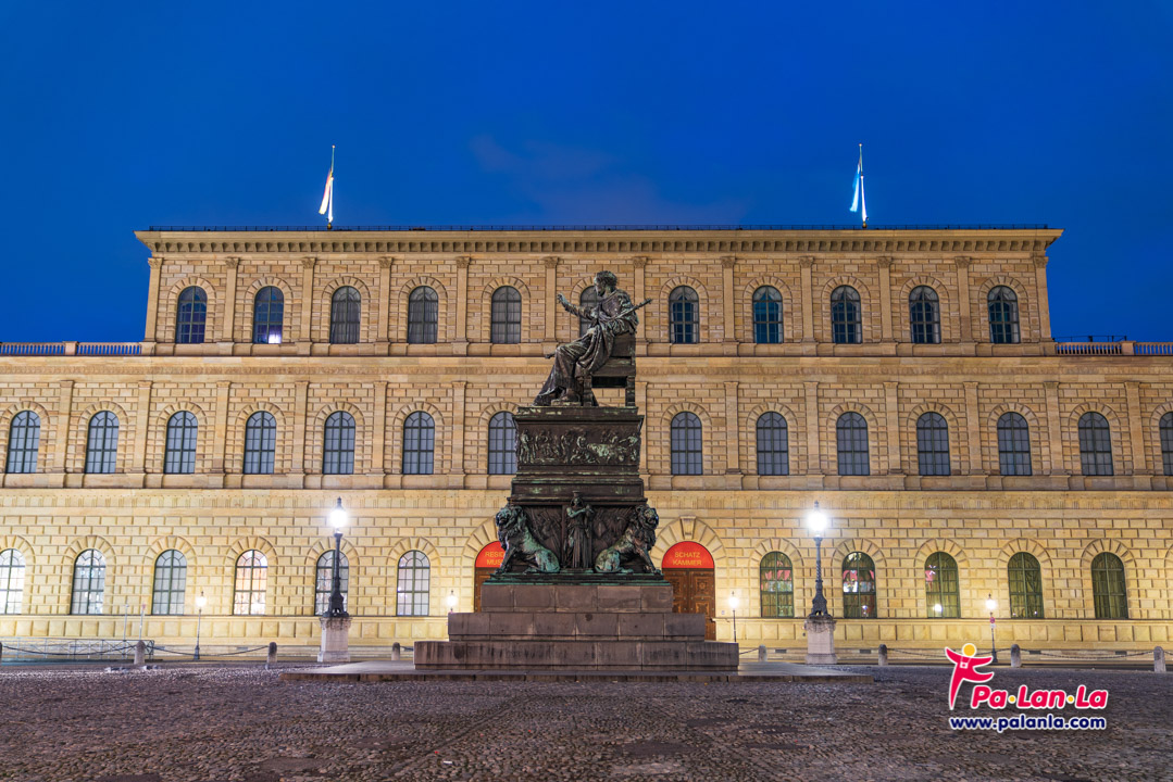 พระราชวังมิวนิคเรสซิเดนซ์ เมืองมิวนิค ประเทศเยอรมนี