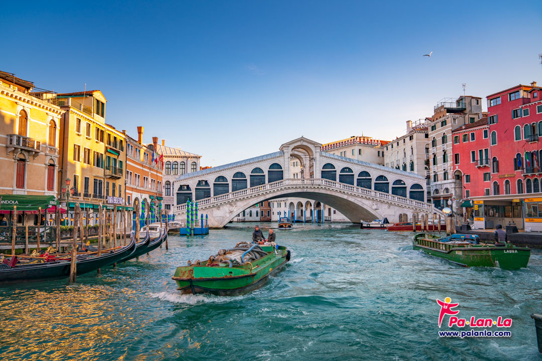 สะพานริอัลโต เมืองเวนิส ประเทศอิตาลี