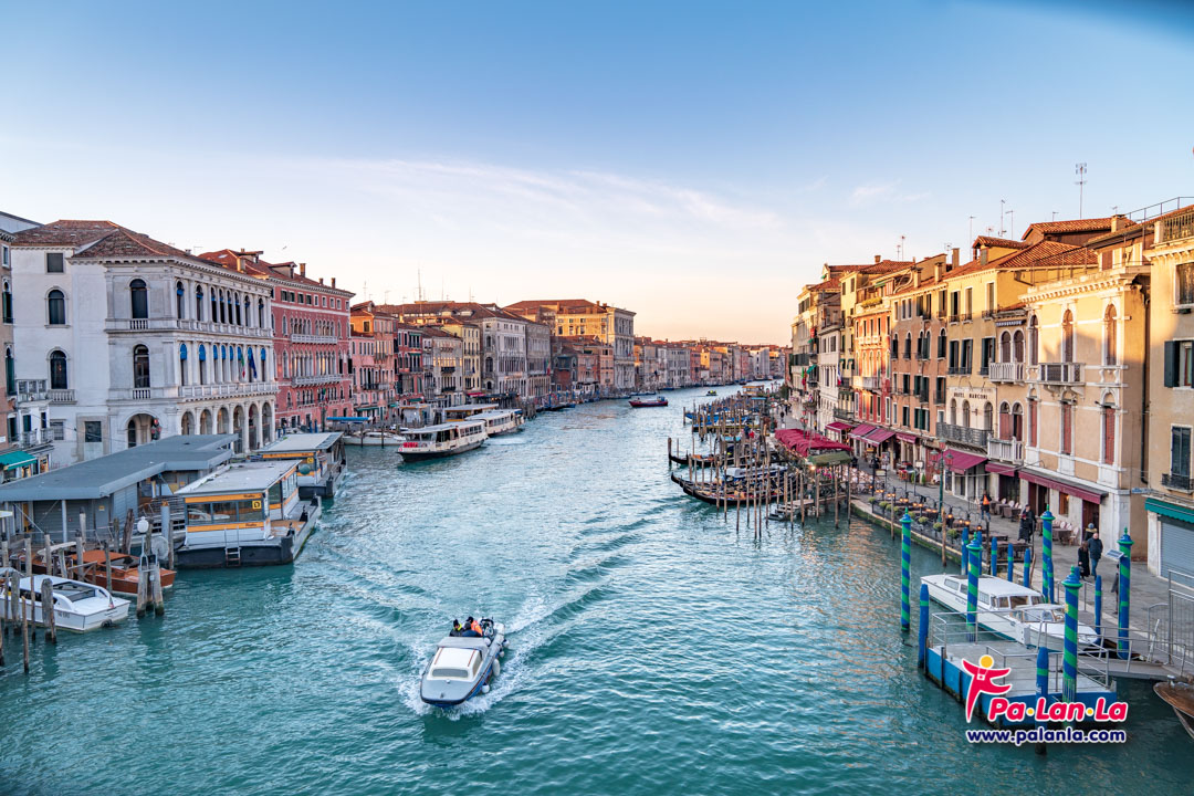 สะพานริอัลโต เมืองเวนิส ประเทศอิตาลี