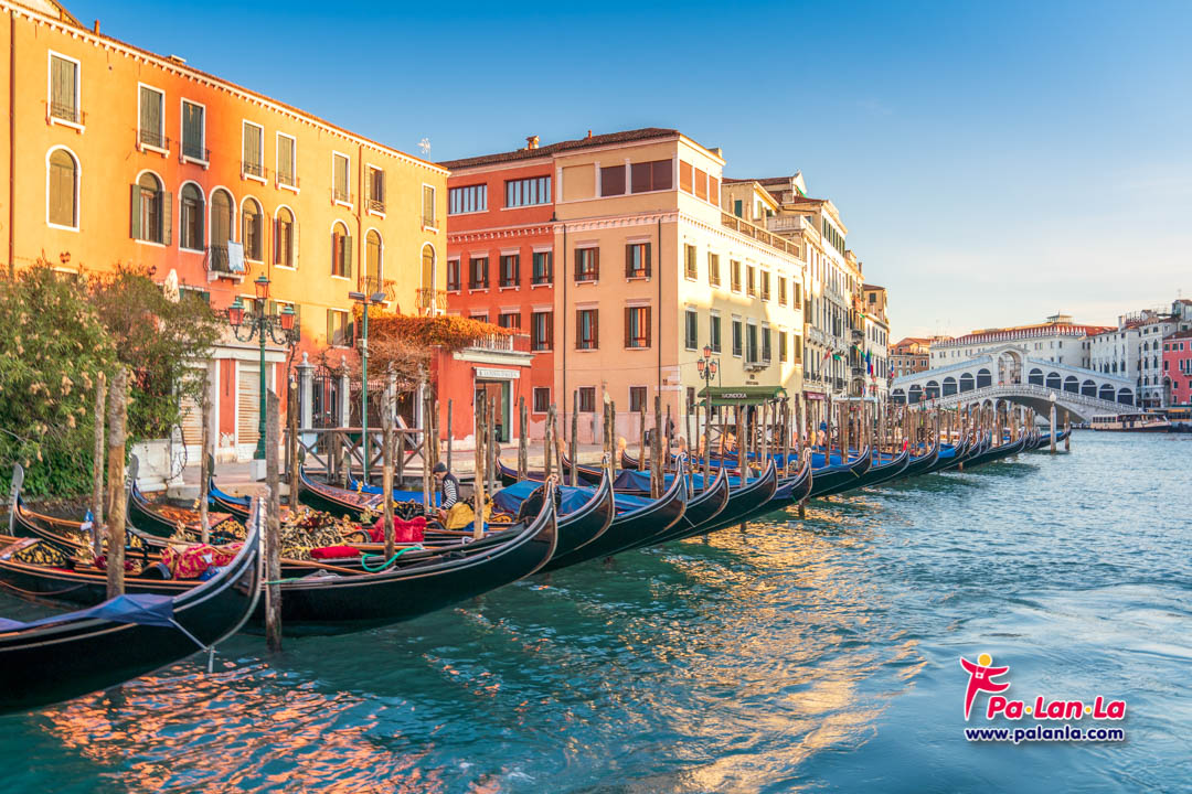 สะพานริอัลโต เมืองเวนิส ประเทศอิตาลี