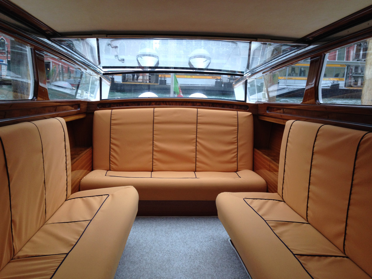 การเดินทางโดยขนส่งสาธารณะในเมืองเวนิส ประเทศอิตาลี