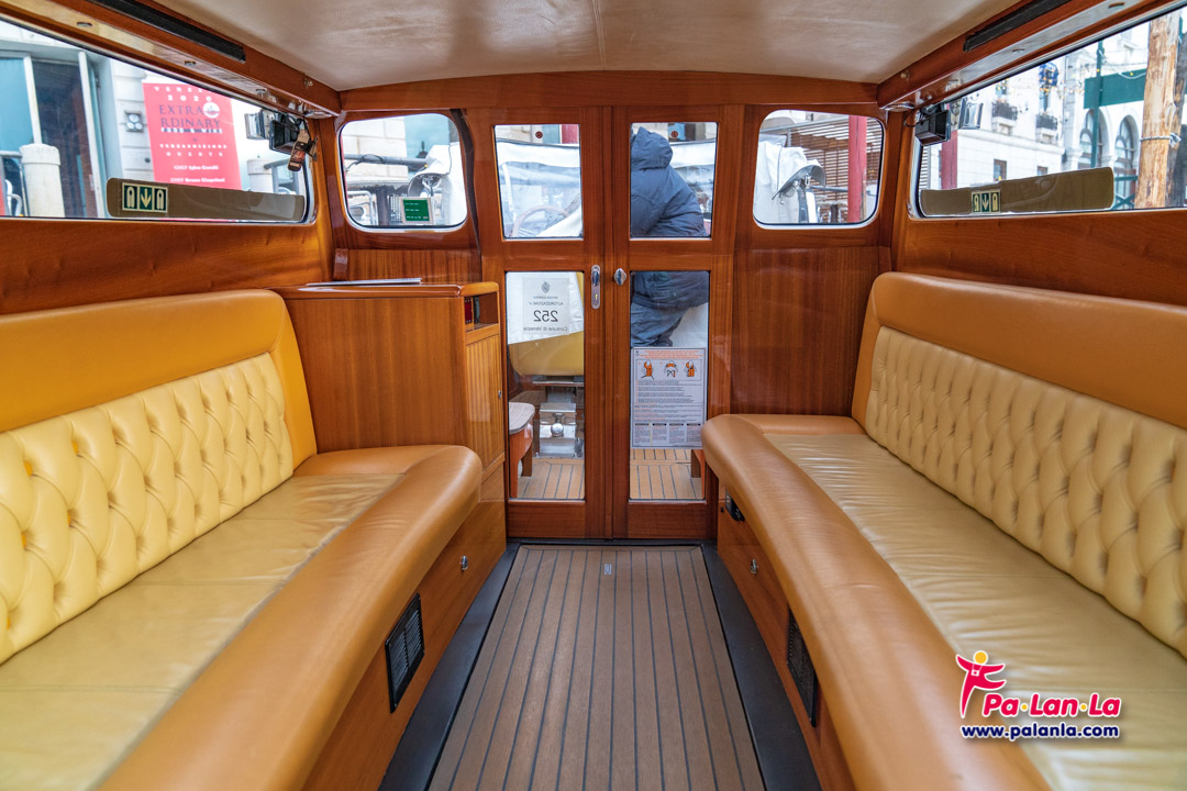 การเดินทางโดยขนส่งสาธารณะในเมืองเวนิส ประเทศอิตาลี