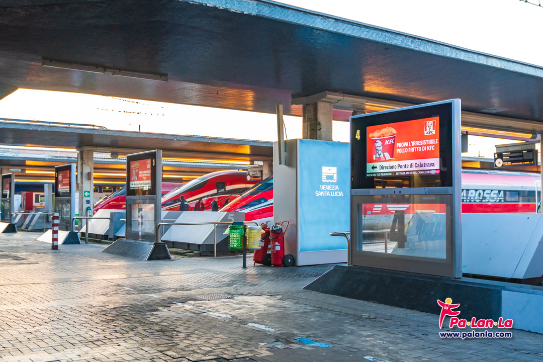 การเดินทางโดยขนส่งสาธารณะในเมืองเวนิส ประเทศอิตาลี