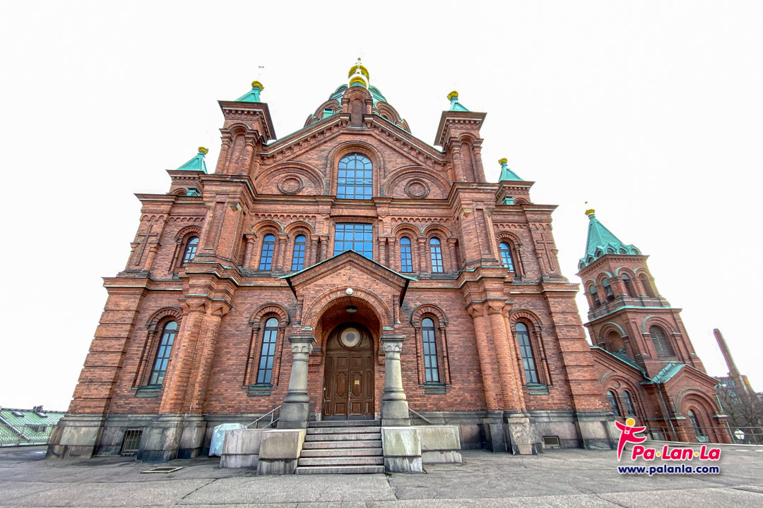 อาสนวิหารอุสเพนสเก้ เมืองเฮลซิงกิ ประเทศฟินแลนด์