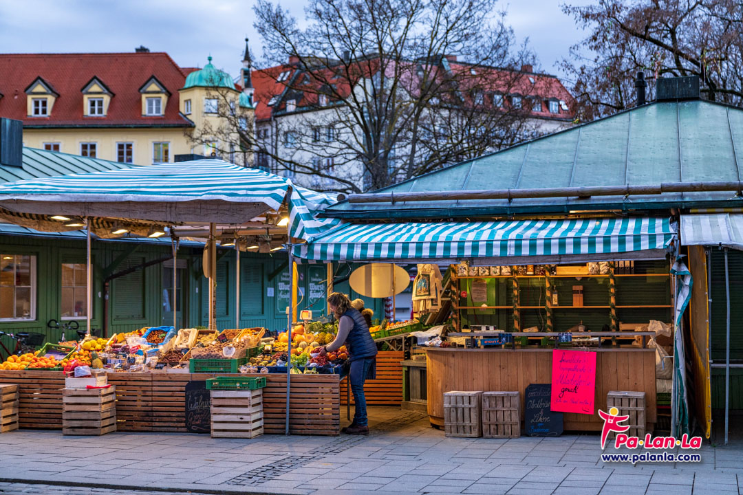 ตลาดวิคทัวเลียน เมืองมิวนิค ประเทศเยอรมนี