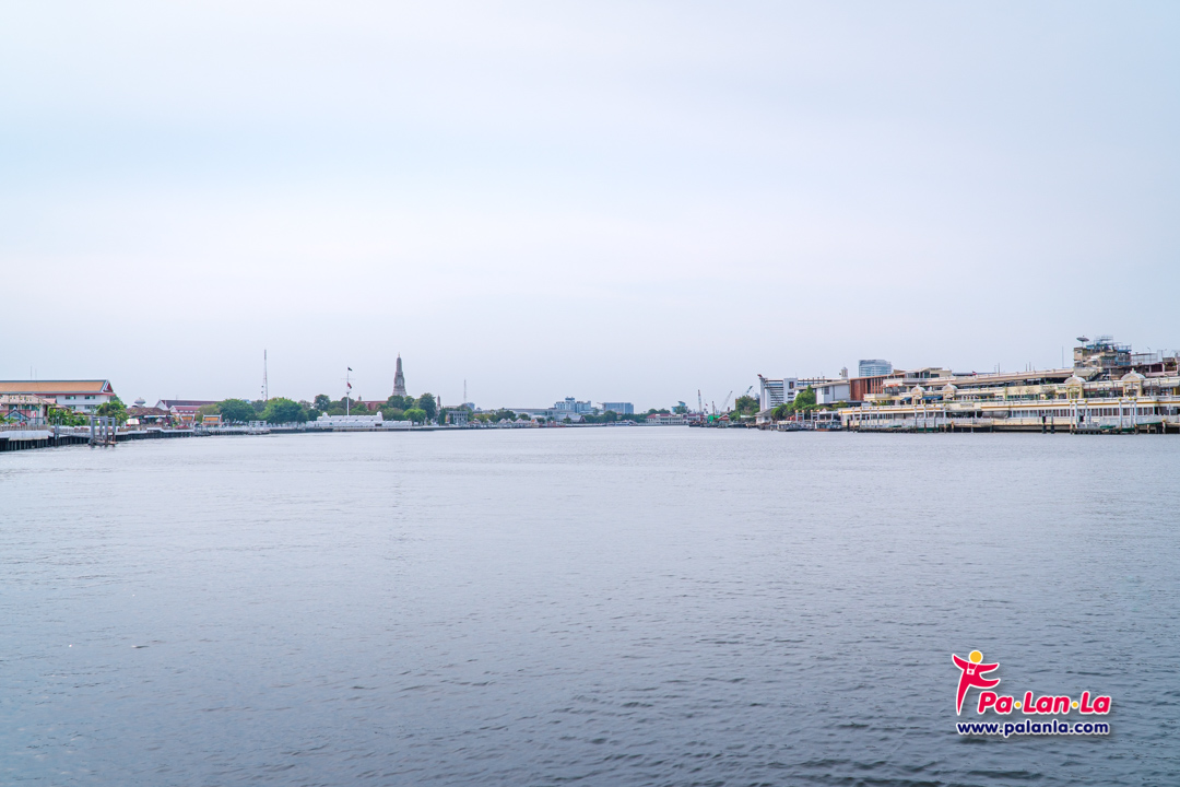 King Buddha Yodfa Chulaloke Monument
