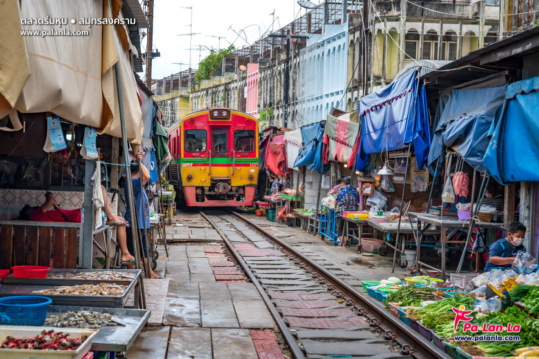 Maeklong Railway Market